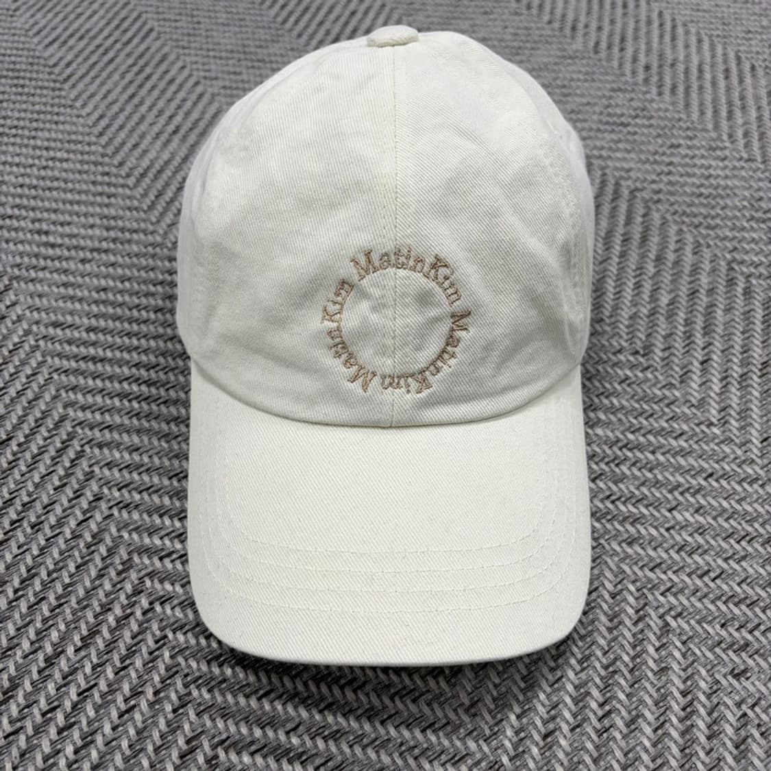 마뗑킴 자수 그래픽 볼캡 v3131 상품이미지1