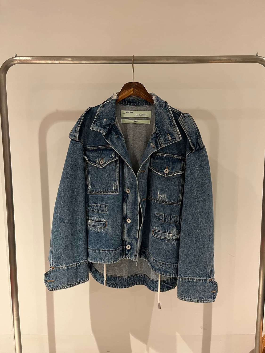 Off White Flower Print Denim Jacket 상품이미지1