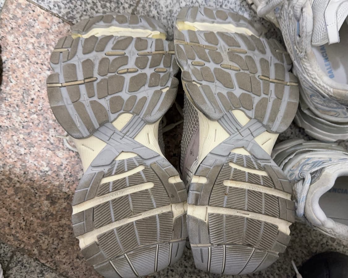 발렌시아가 스테이플러 스니커즈 에그쉘 36사이즈 베이지 그레이 상품이미지3