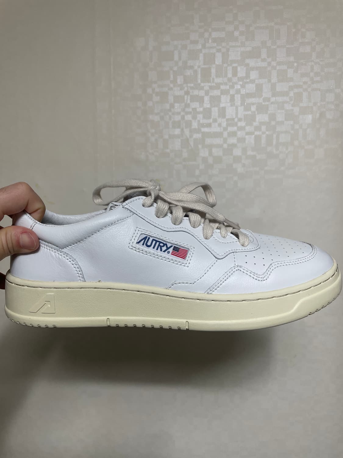 오트리 메달리스트 로우 화이트 상품이미지4