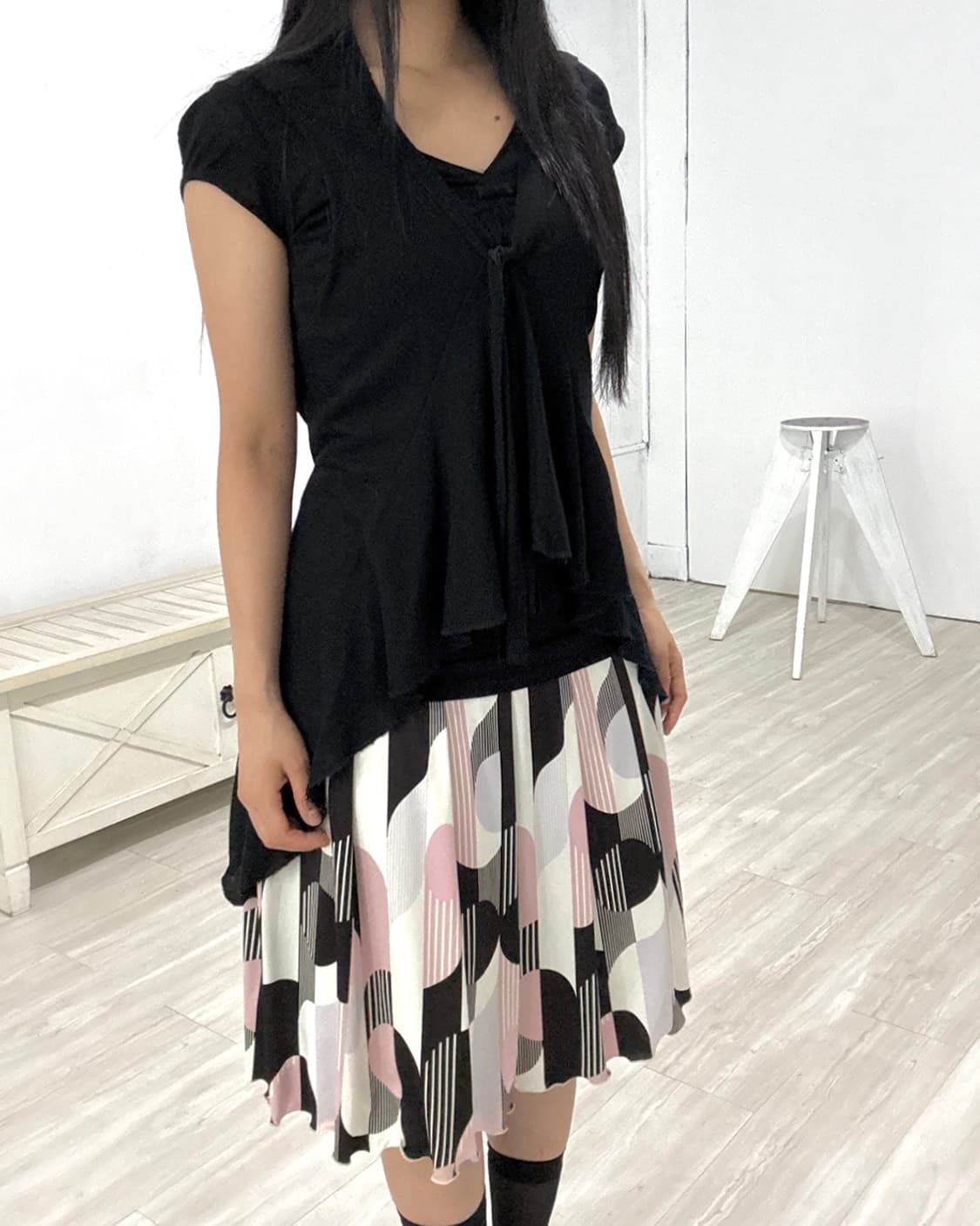 Black Asymmetrical Sleeveless Cardigan 상품이미지4