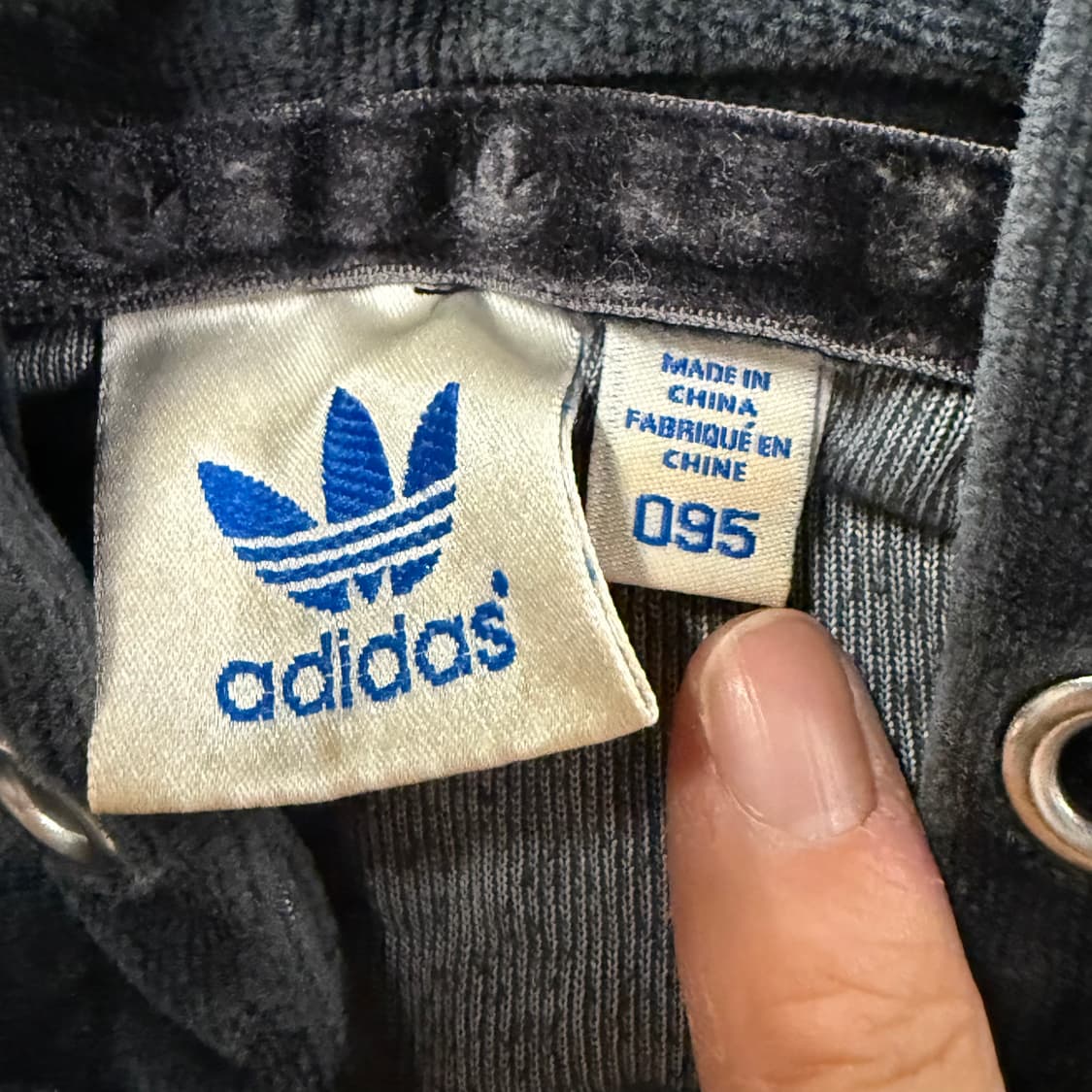 아디다스 블랙 벨벳 딱붙 후드집업 상품이미지6