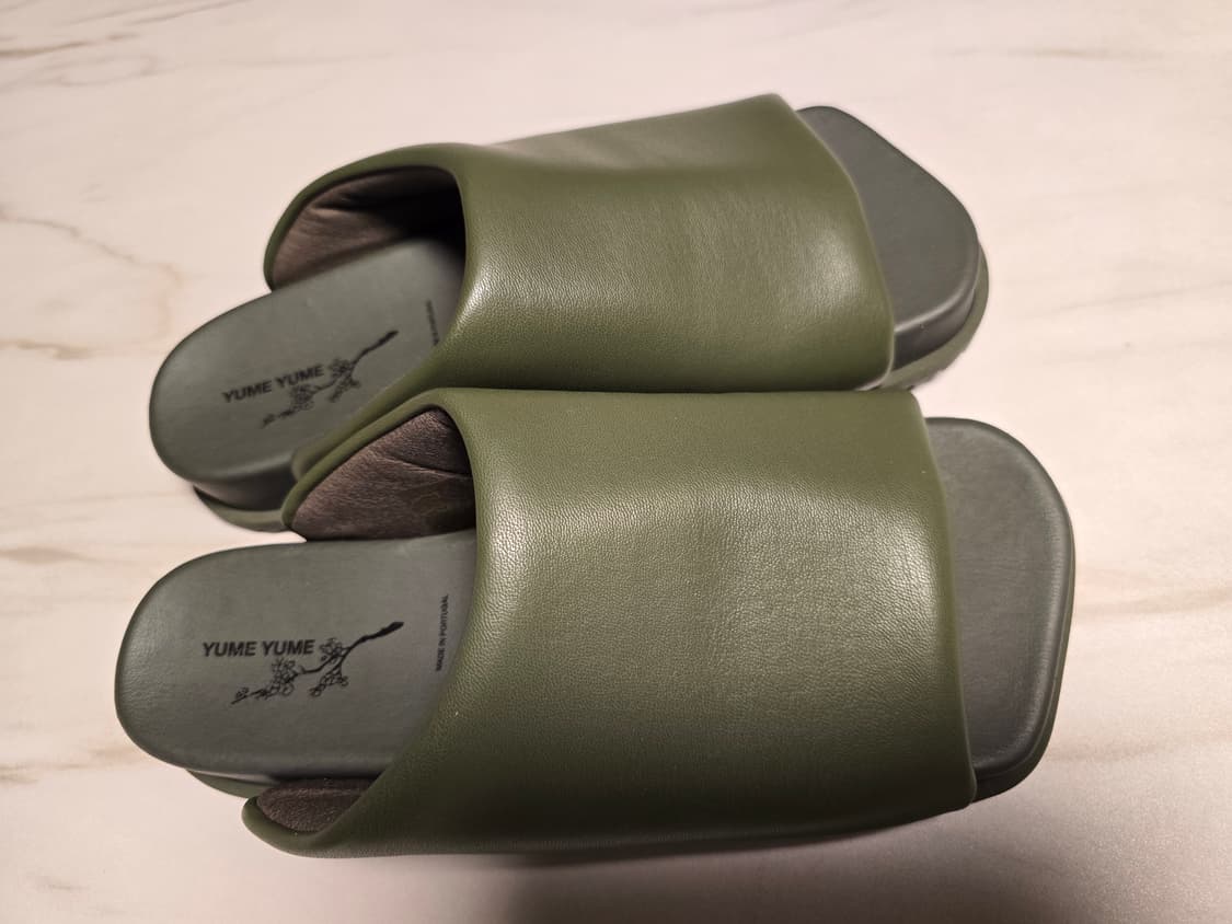 yume yume 유메유메 카키 샌들 41사이즈입니다. 상품이미지1