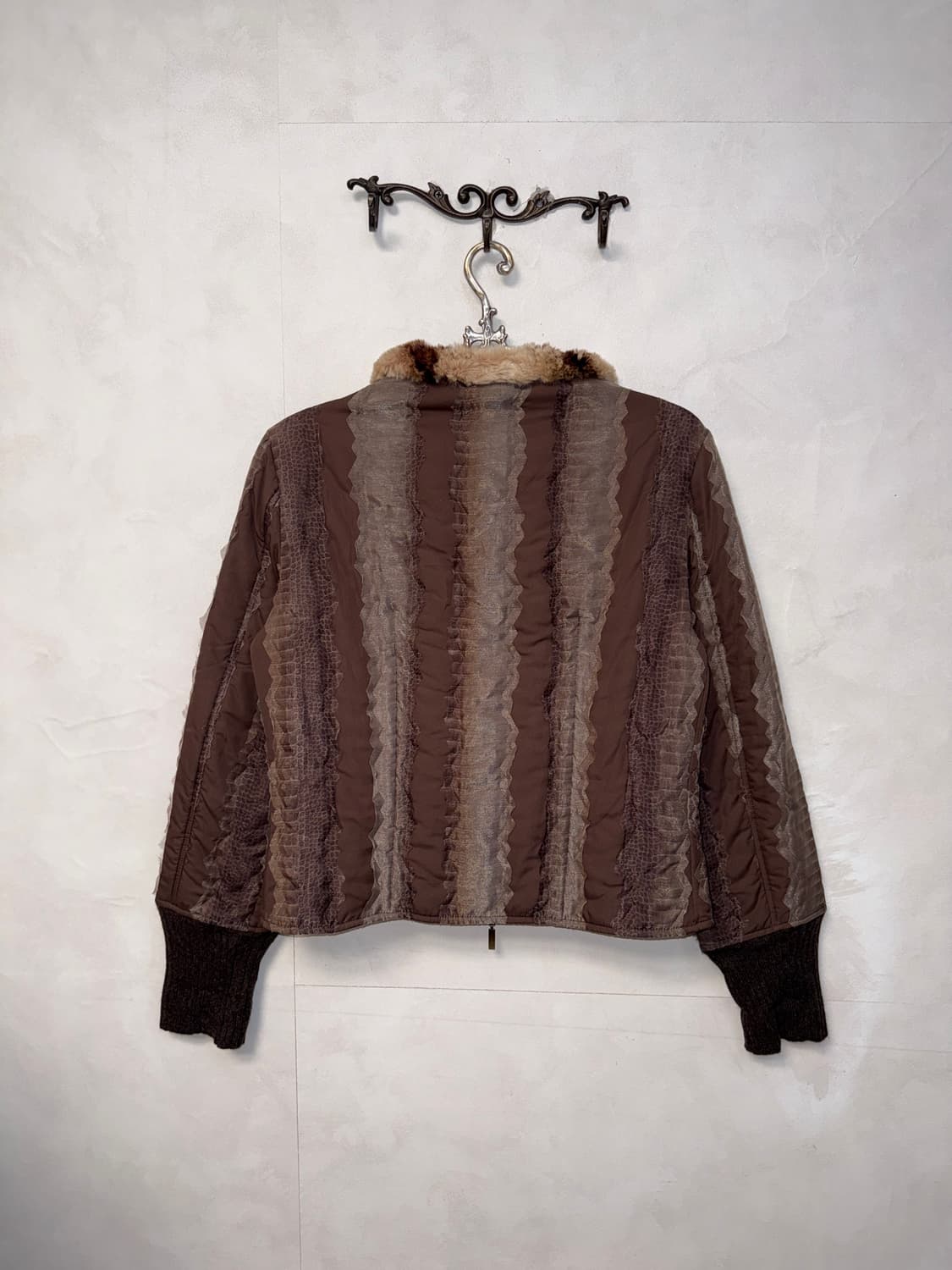 Brown gradient python fur trimmed puffer 상품이미지3