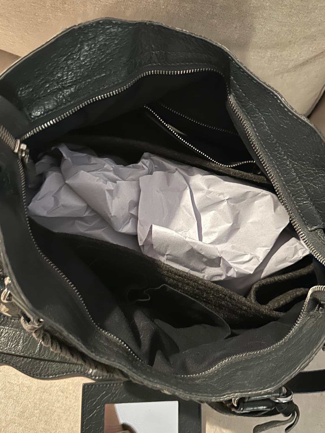 발렌시아가 모터백 벨로 다크그레이 상품이미지3