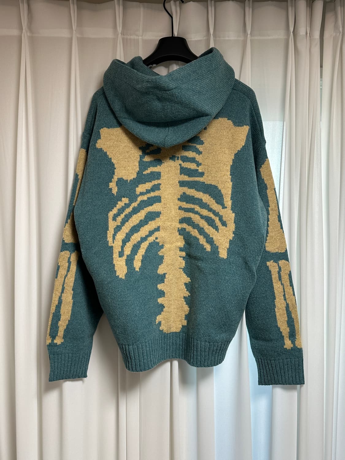 [새상품] 캐피탈 5G 본후드 니트 색소폰 3사이즈 상품이미지1