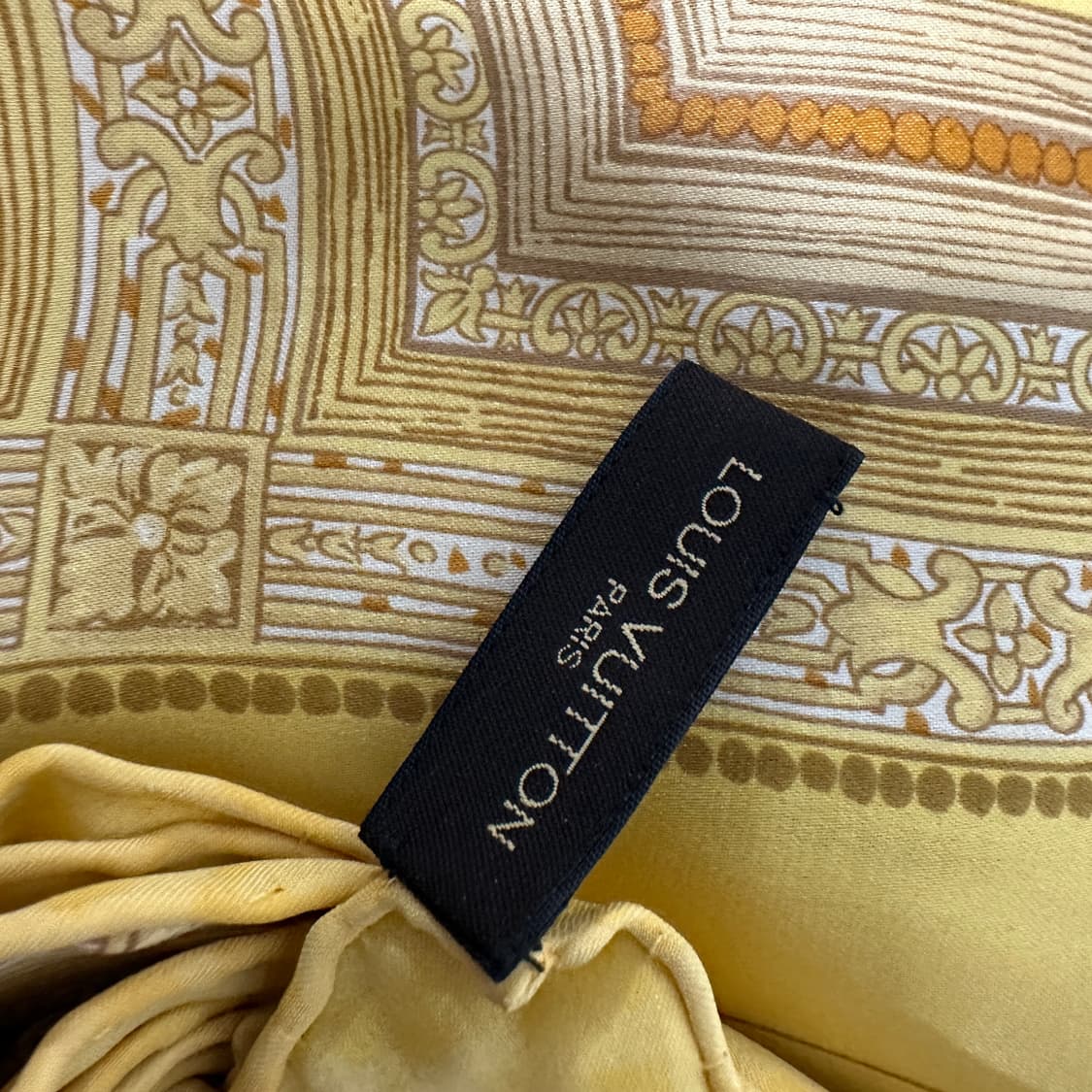 루이비통 실크 스카프 "DECORS PARISIENS" 상품이미지3