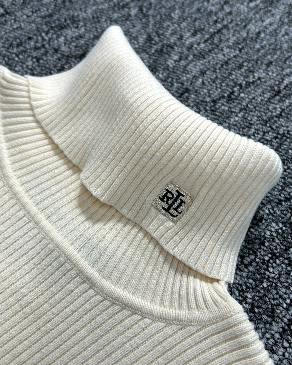 랄프 로렌 아이보리 터틀넥 니트 스웨터 상품이미지3