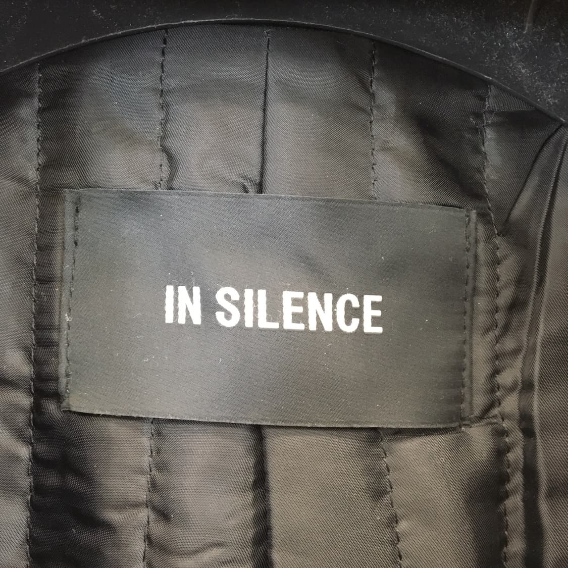 인사일런스 울리치 블랙 코트 S  상품이미지6