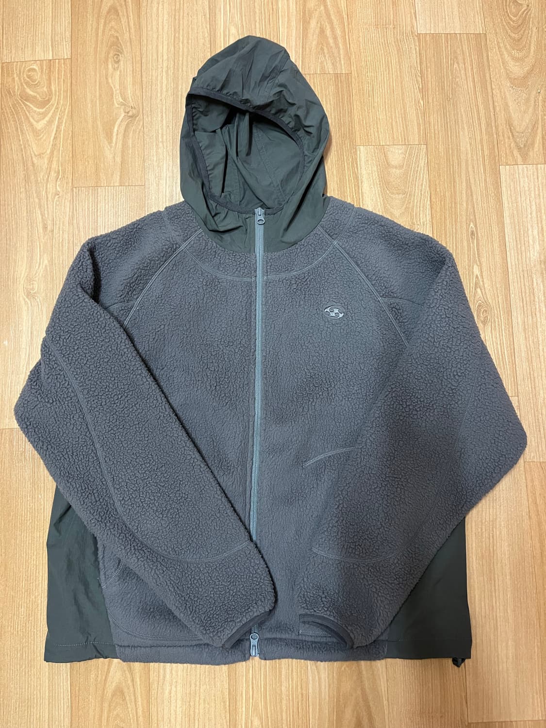 [1] 산산기어 후리스 카키 상품이미지2