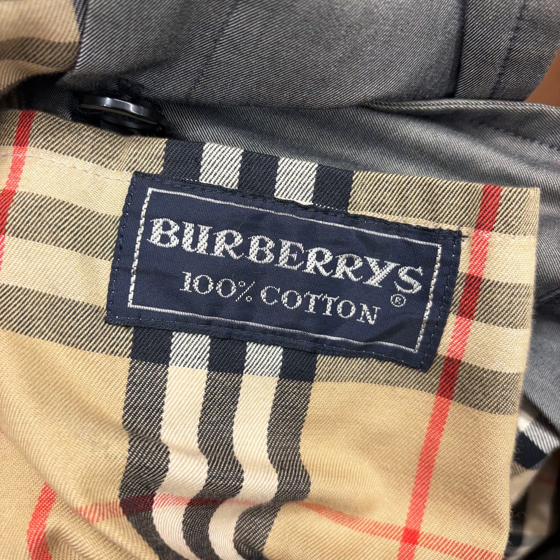 버버리 더블 브레스티드 트렌치 코트 허리 벨트 스트랩 디링 디테일 그레이 상품이미지7