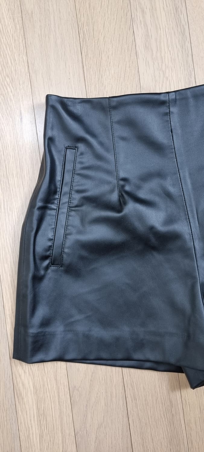 ZARA 자라 에코레더 하프 팬츠 M _ 여성 상품이미지2