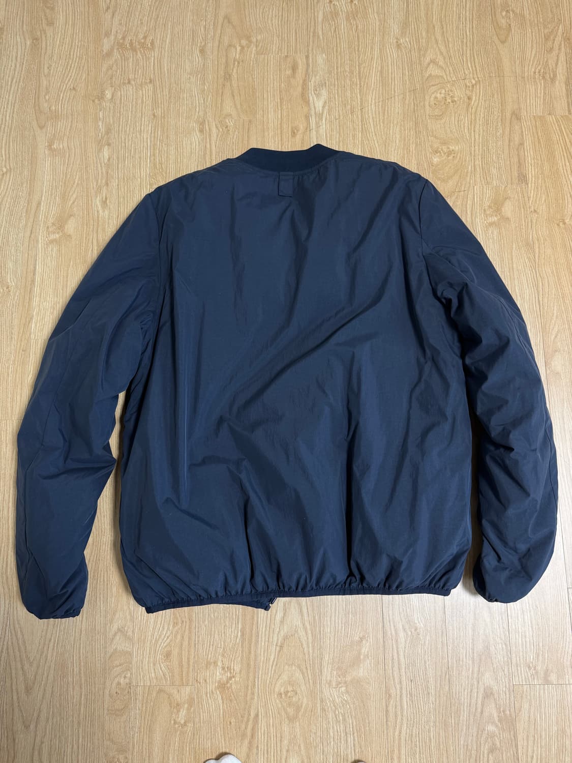 (COS)코스 리버시블 다운 패디드 집업 봄버 네이비 S 팔아요! 상품이미지4