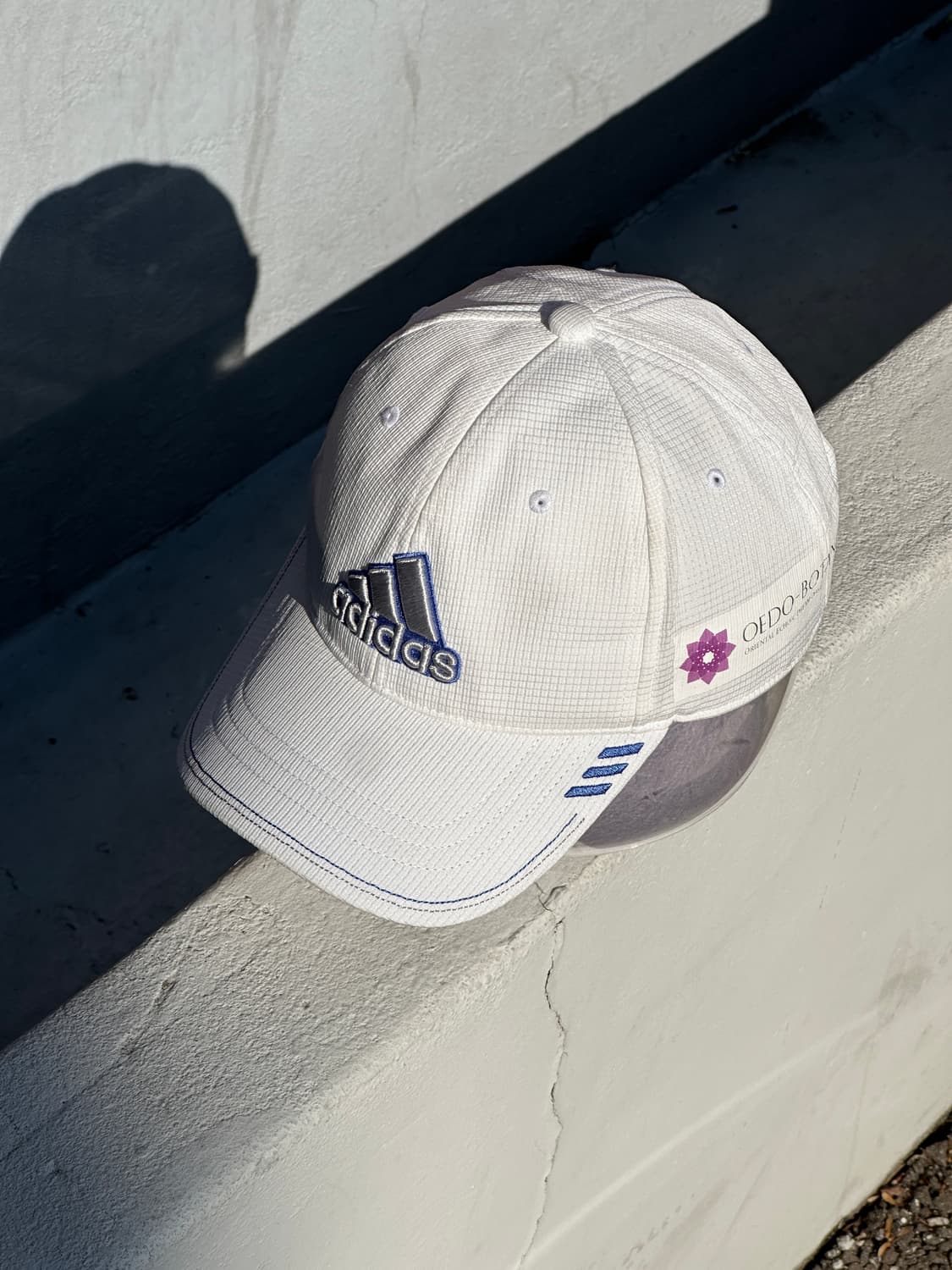 [F] 아디다스 로고 화이트 볼캡 모자 상품이미지2