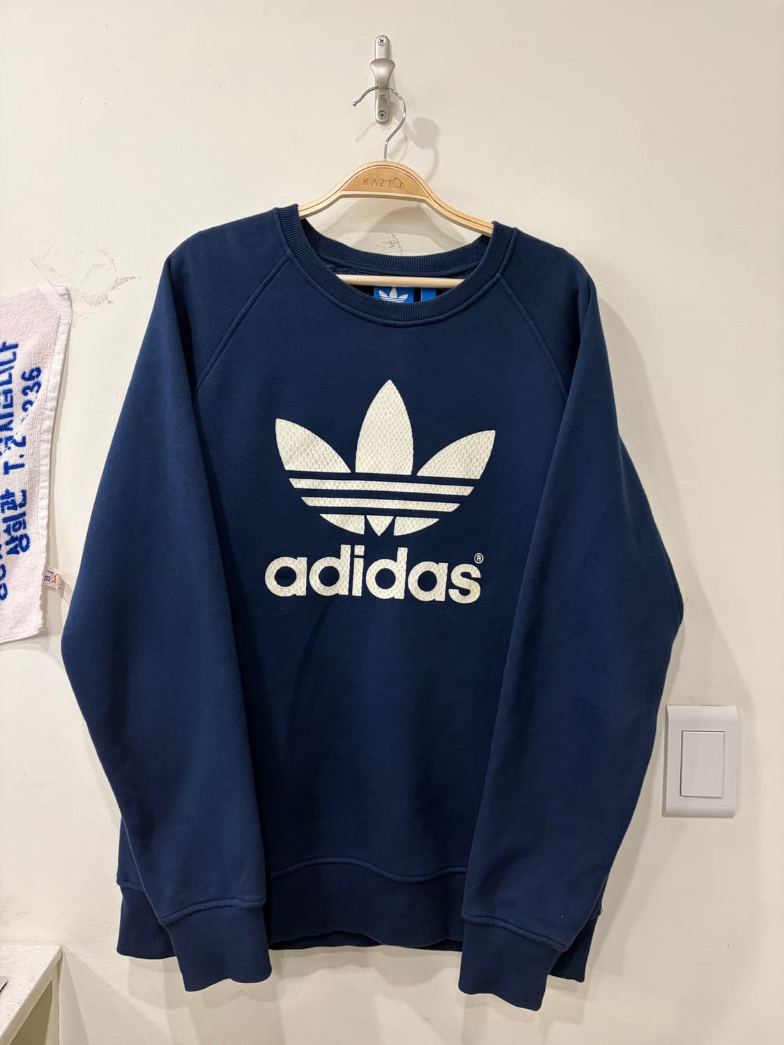 아디다스 빅로고 맨투맨 상품이미지1