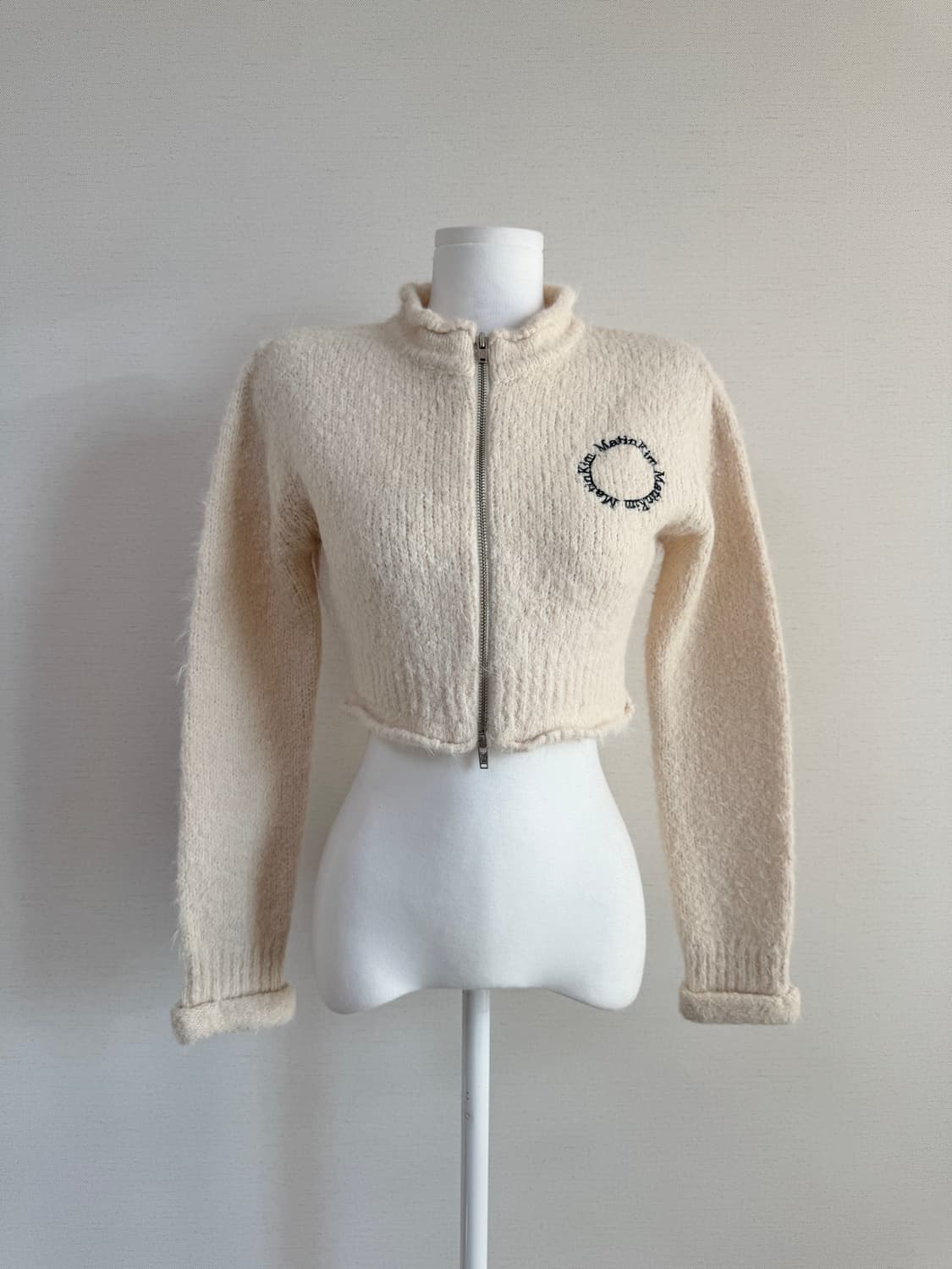 마뗑킴) 코지 니트 크롭 집업 가디건 상품이미지3