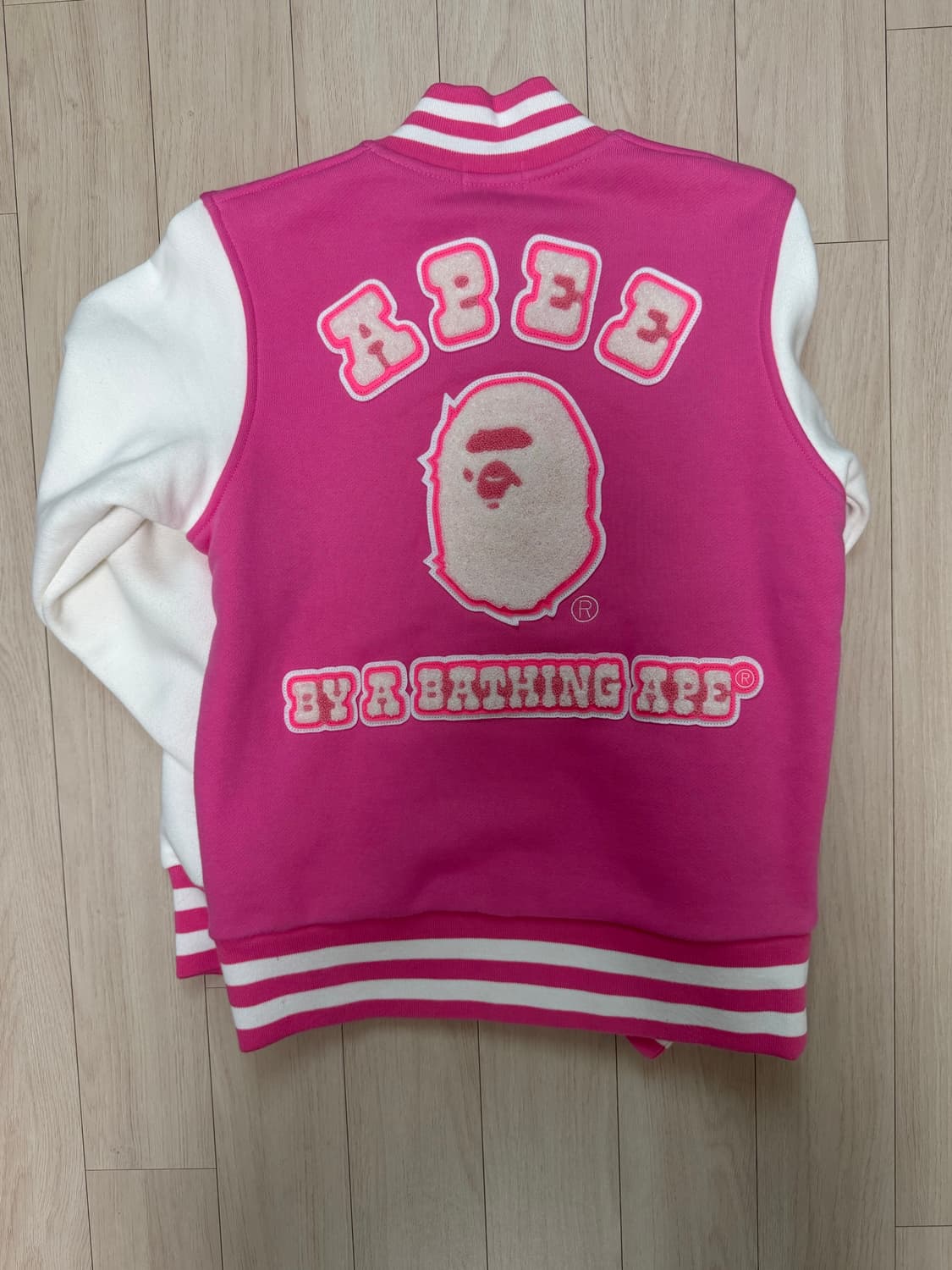 BAPE (A Bathing Ape) 핑크색 바시티 자켓 상품이미지2