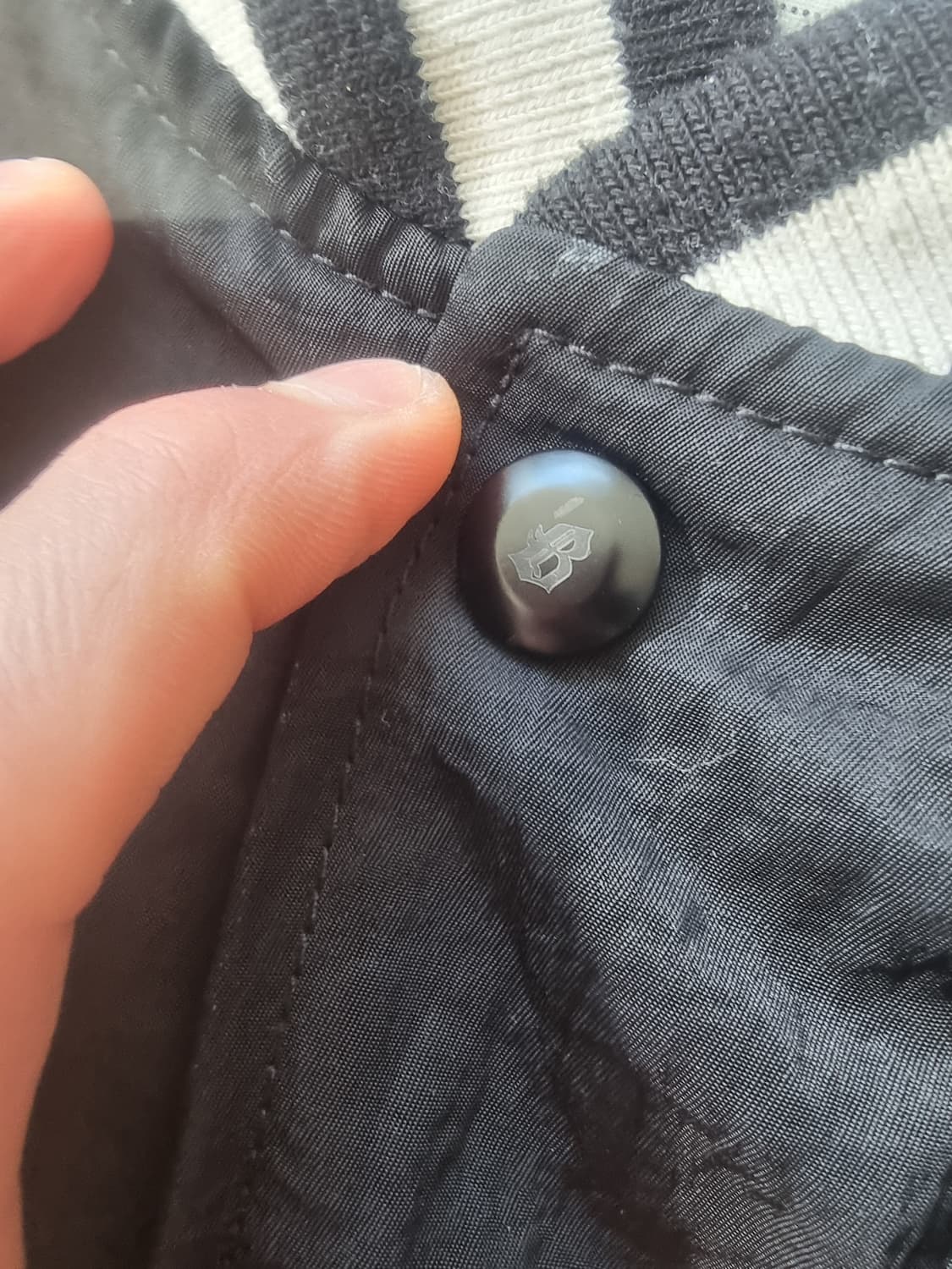 블랙아웃 킾어 시크릿 팀 바시티 자켓 상품이미지6