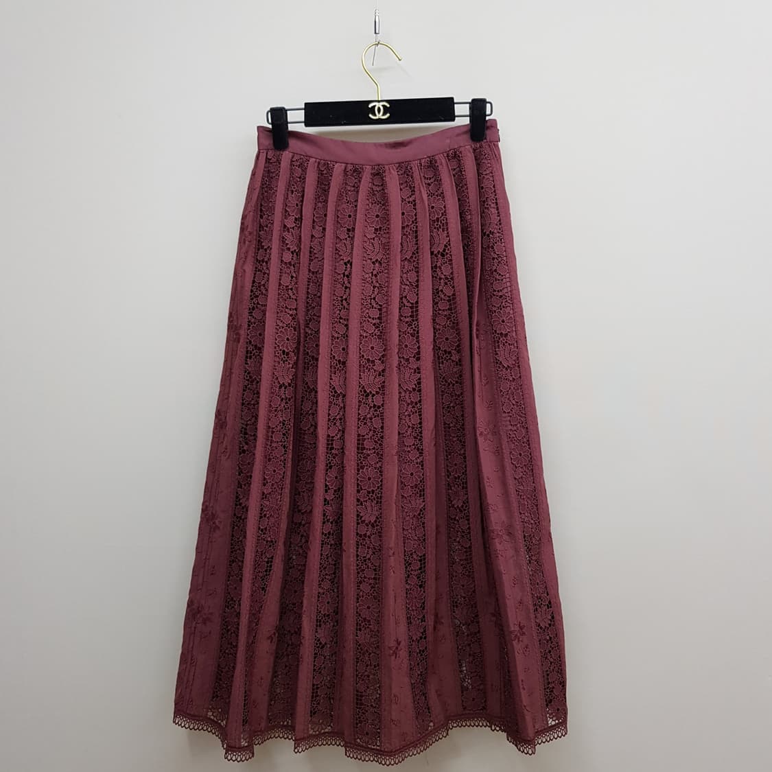 질스튜어트 2021 플라워 레이스 플리츠 롱 스커트 85-94-160 상품이미지1
