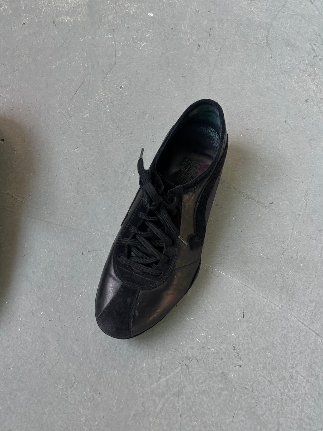 페레가모 플랫 스니커즈  상품이미지3