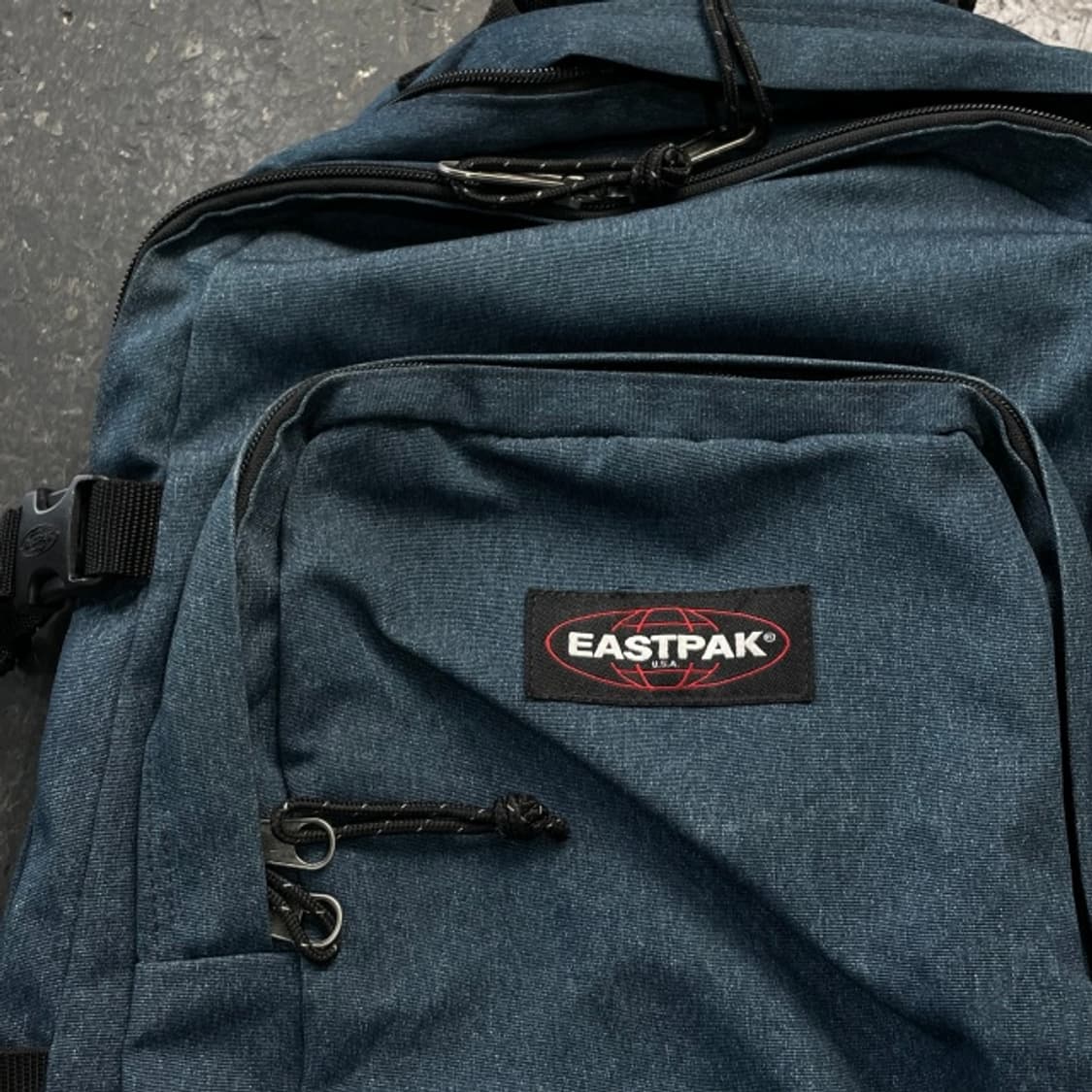 이스트팩 백팩 상품이미지2
