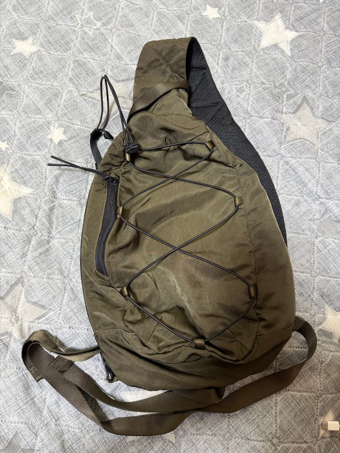 C.P company 슬링백 나일론 카키 상품이미지1