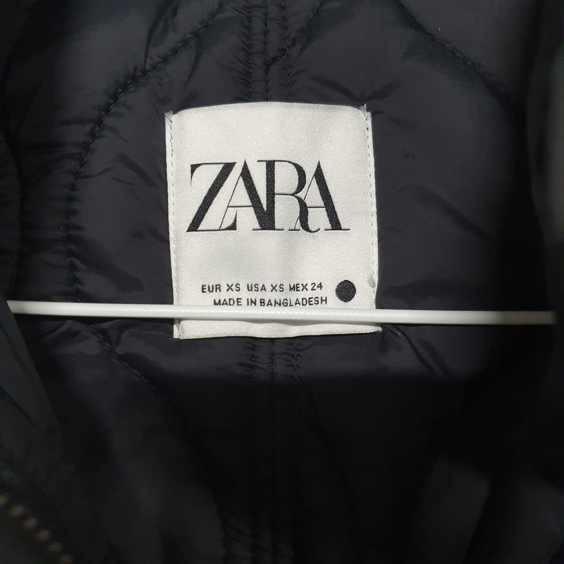 실측 여성 M (95) ZARA 자라 블랙 퀼팅 패딩 조끼 베스트 상품이미지4