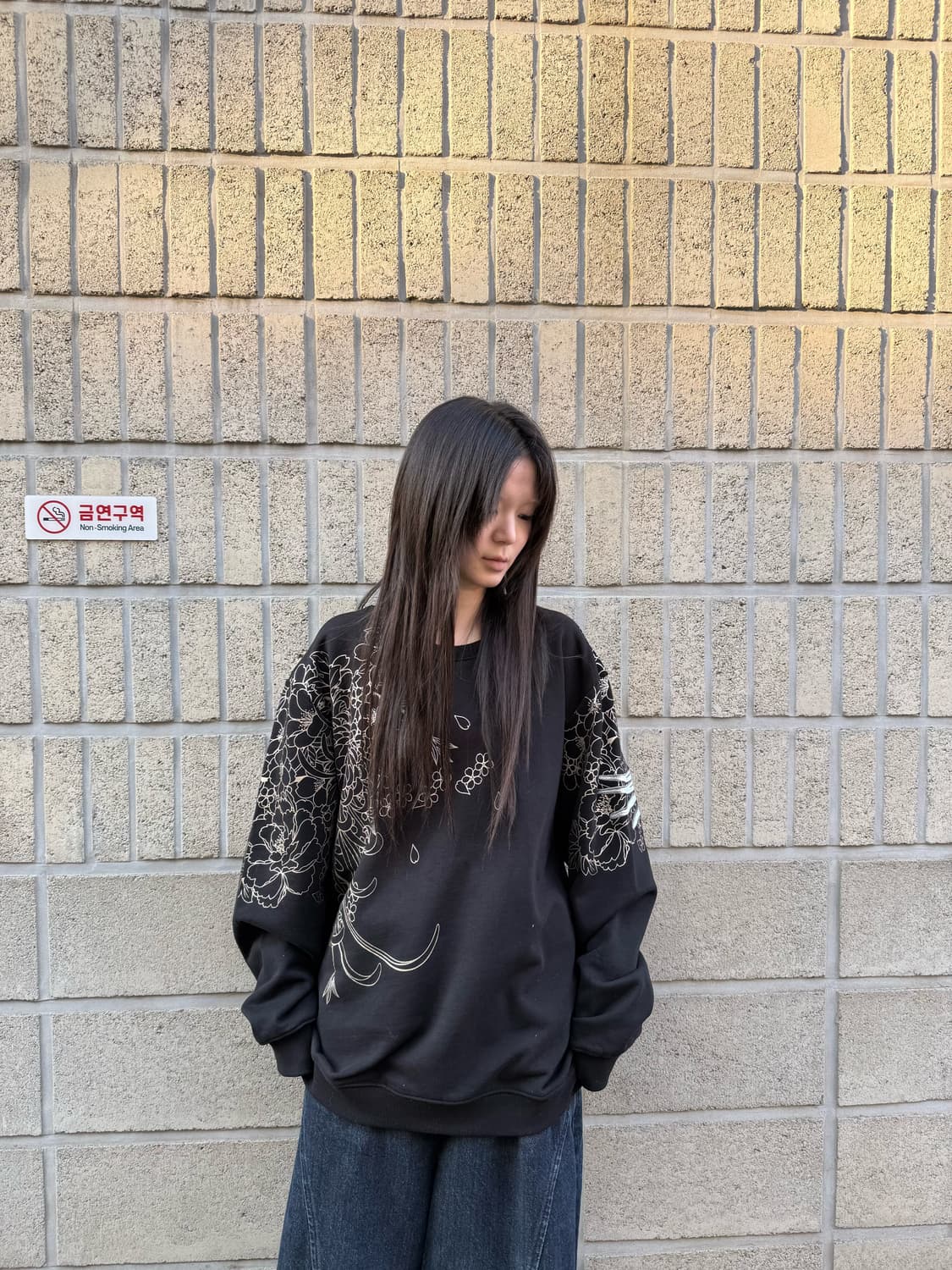 오버핏 오리엔탈 자수 스웻셔츠 상품이미지3