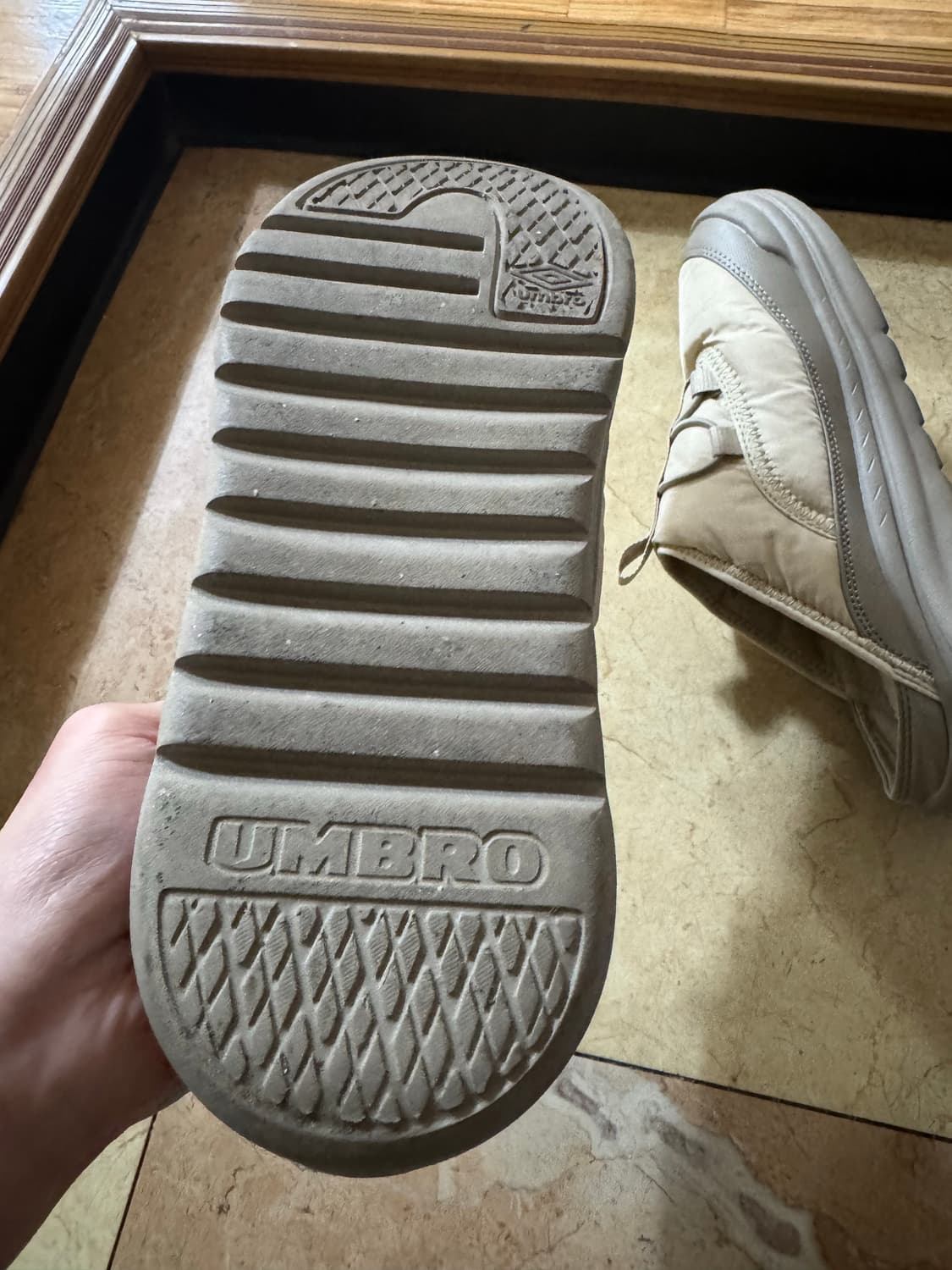 엄브로 패딩 슬리퍼 상품이미지4