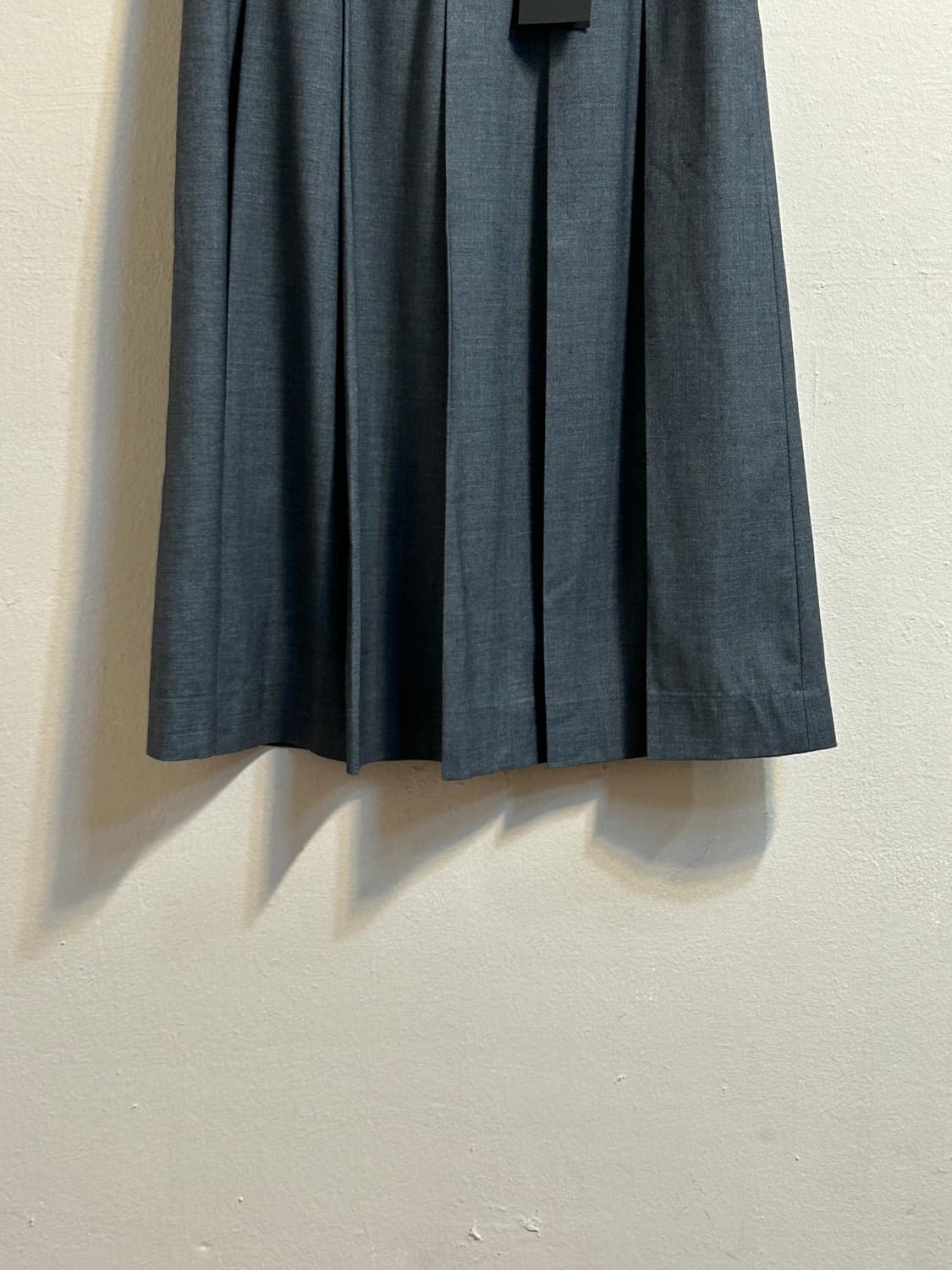 (deadstock) 엠버시 하이웨스트 플리츠 미디 스커트 상품이미지3