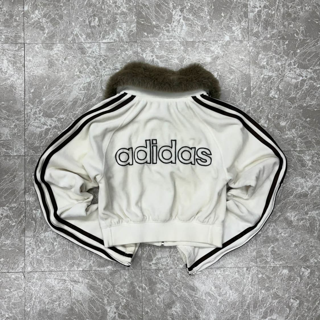 아디다스 00s 유일매물 대장급 핀터깔 세미크롭 벨루아 벨벳 퍼 트랙탑  상품이미지4