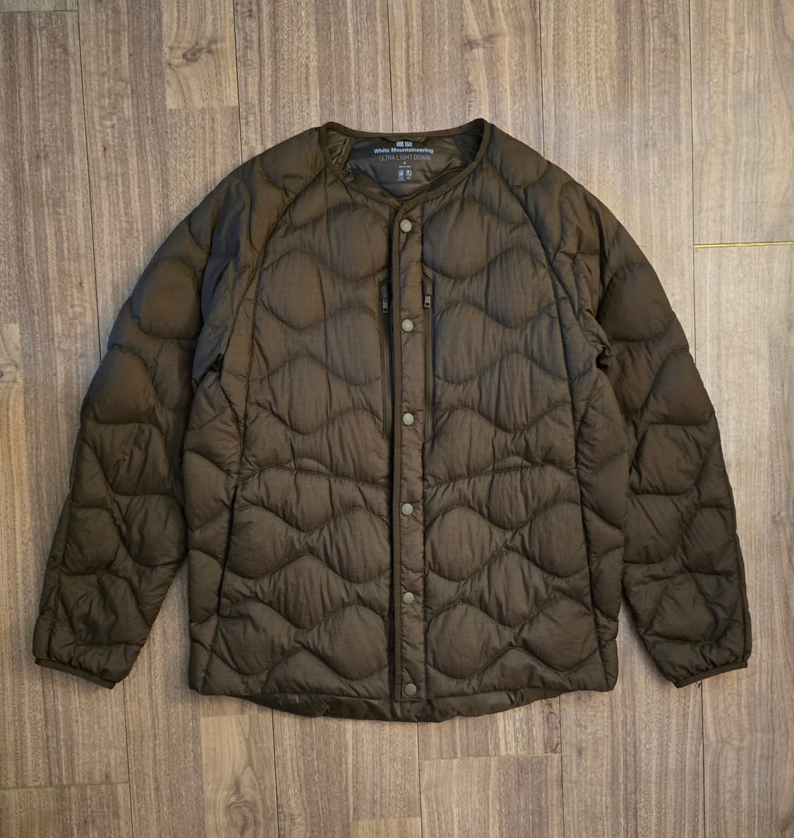 유니클로 화이트 마운티니어링 울트라 라이트 다운 M 상품이미지1