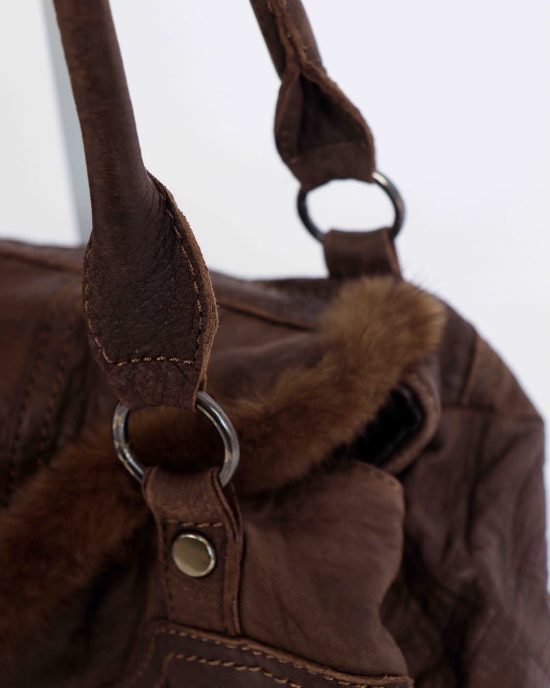 [ONE'S HEART] 브라운 퍼 트리밍 빈티지 레더 숄더백 상품이미지4