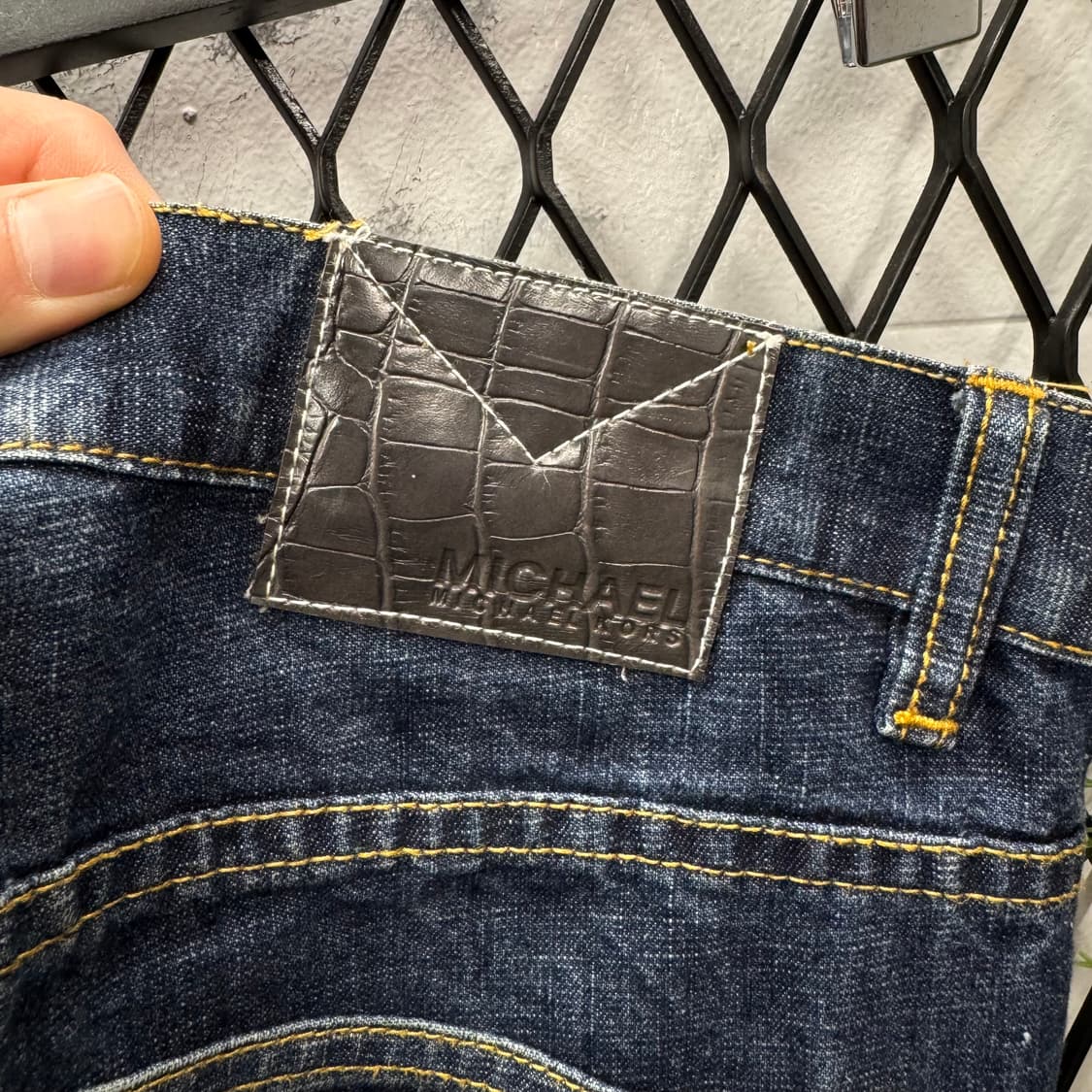 90s 마이클 코어스 데님 팬츠 후면 패치 포인트 다크 인디고 상품이미지5