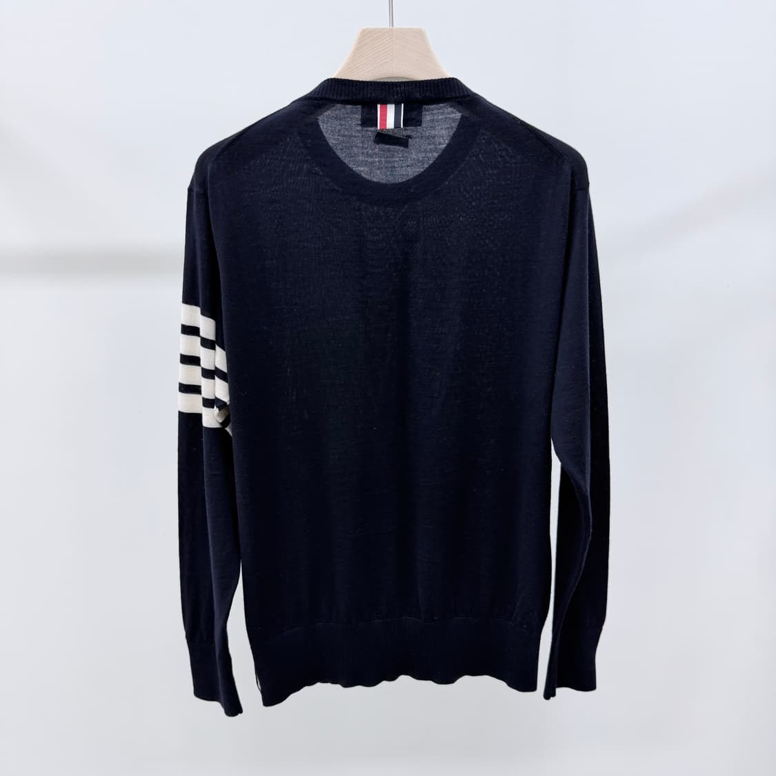 [S+급/2] 톰브라운 사선완장 메리노 울 니트 네이비 상품이미지5