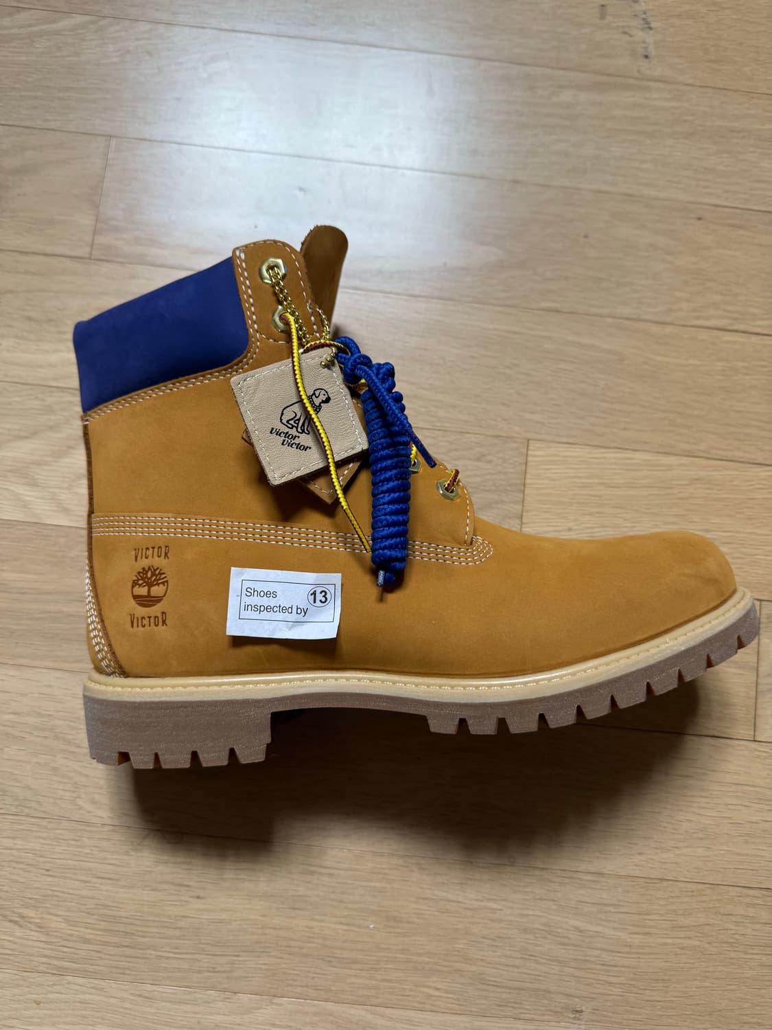 팀버랜드 x 빅터 콜라보 부츠 280 (전세계 한정판) 새상품 풀구성 상품이미지2