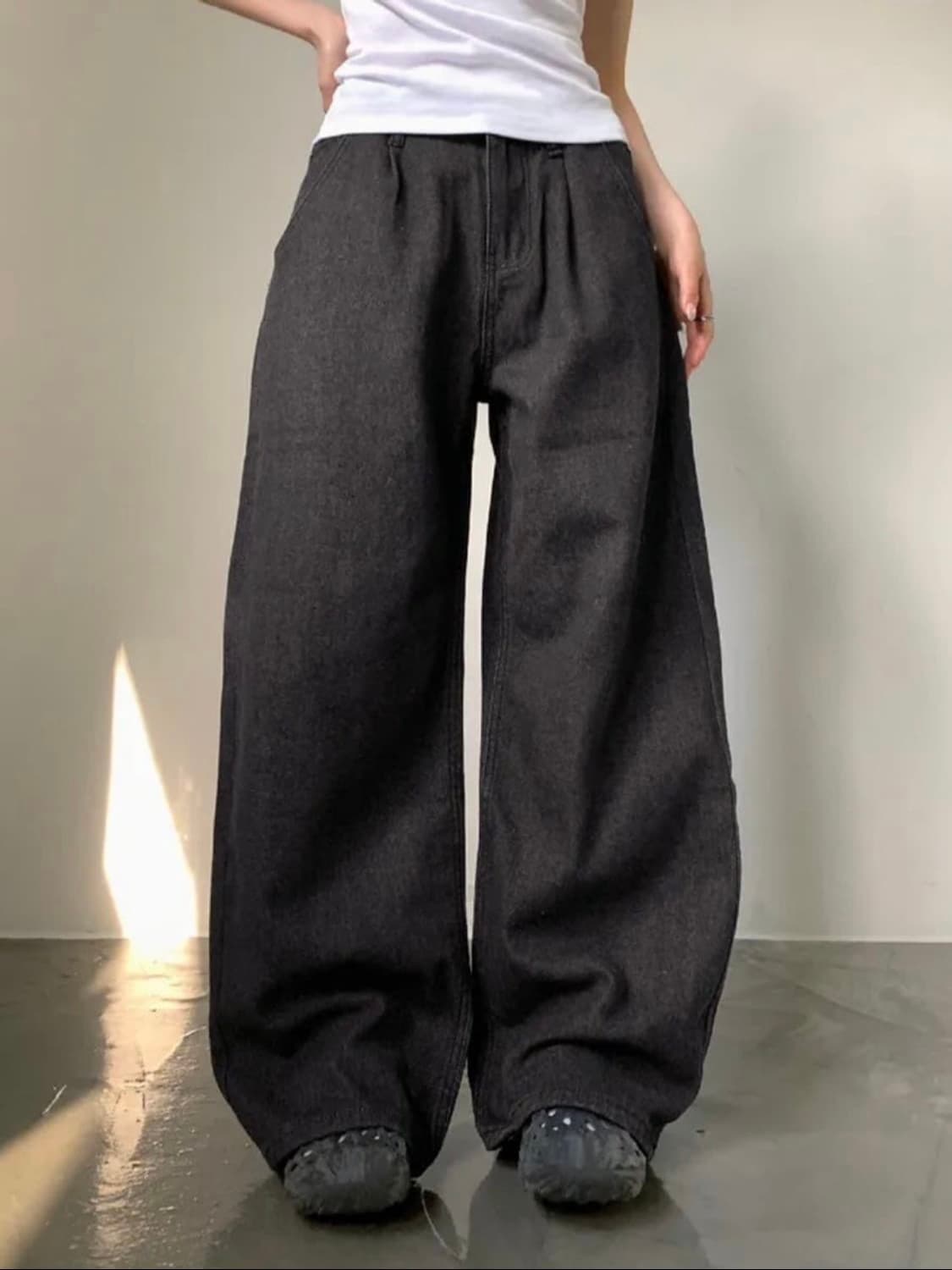 핀턱 와이드 데님팬츠 흑청 상품이미지1