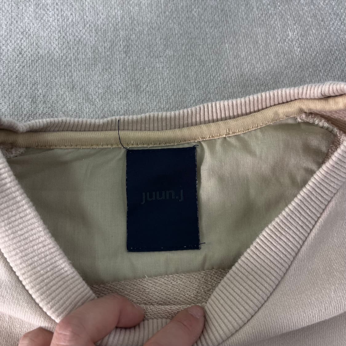 105 준지 20FW 엠브로이더리 맨투맨 상품이미지4