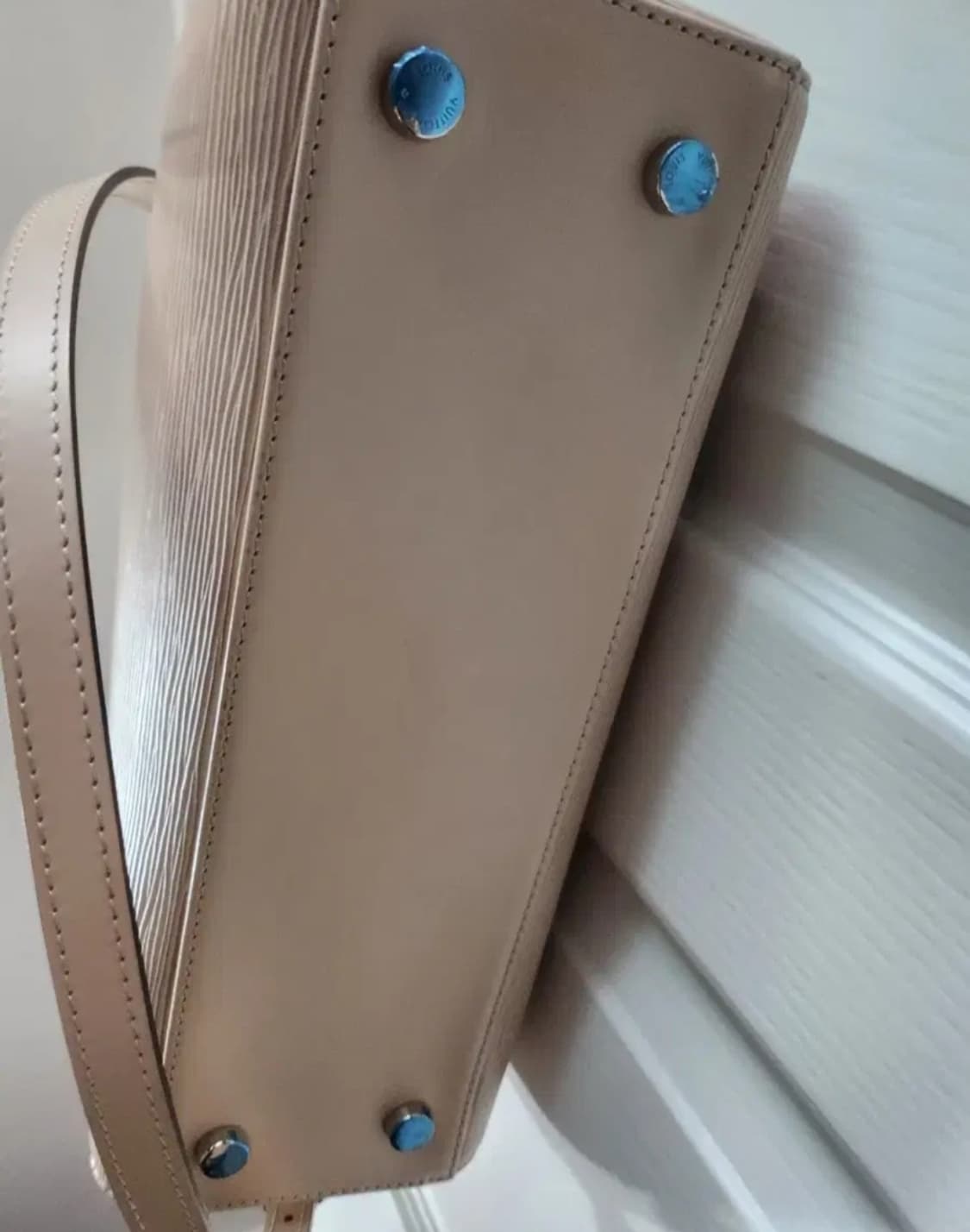 루이비통 에삐 브레아 MM 듄 색상 참 포함 상품이미지4