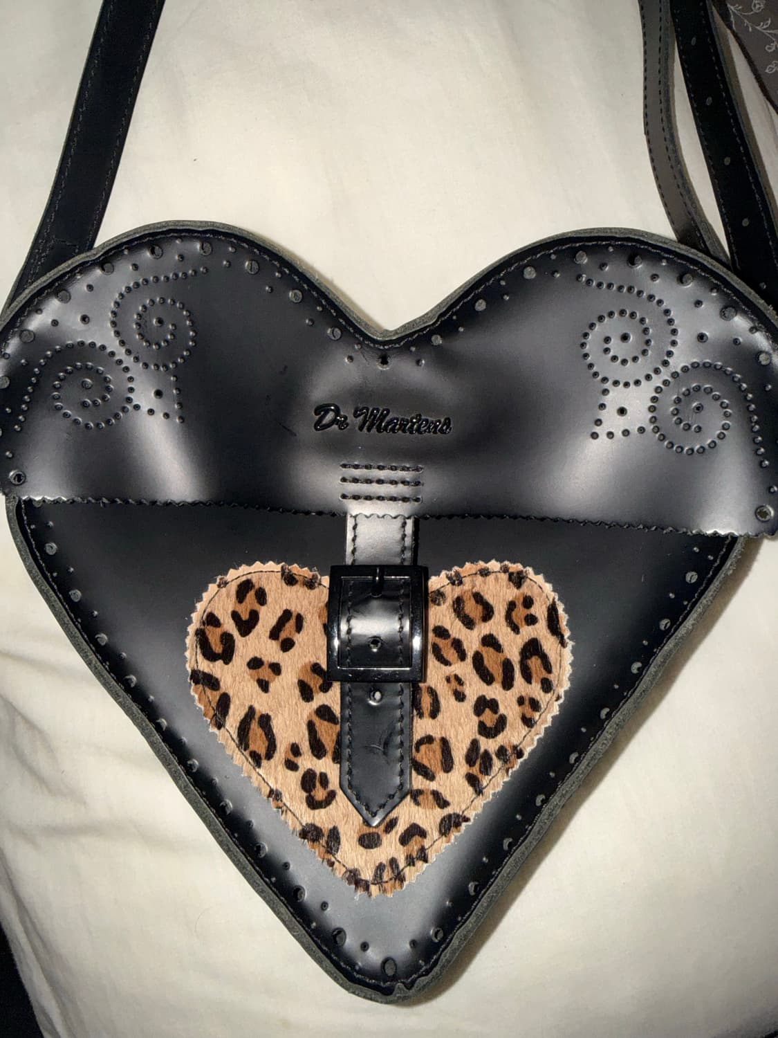닥터마틴 2018 발렌타인 한정판 하트 백 상품이미지2