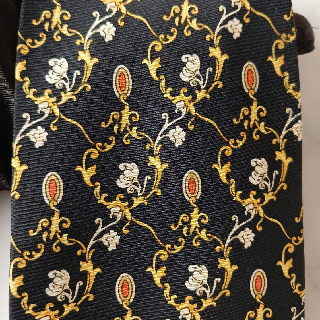 니나리치 실크 블랙&골드 오브제 넥타이 9.6cm A+등급 A19157
 상품이미지6