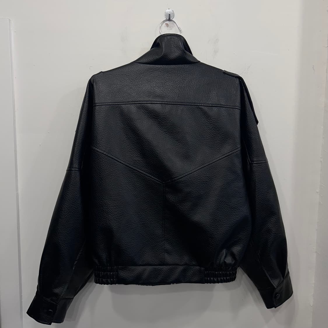 빈티지 하이넥 사선 크롭 비건 레더 봄버자켓 상품이미지5