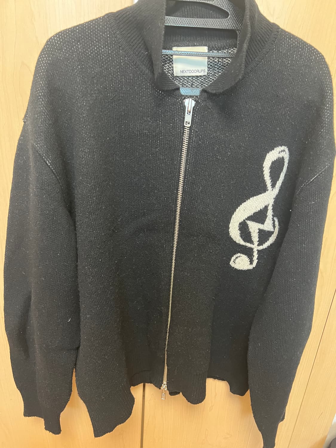 넥스트도어립스 니트 집업 상품이미지1