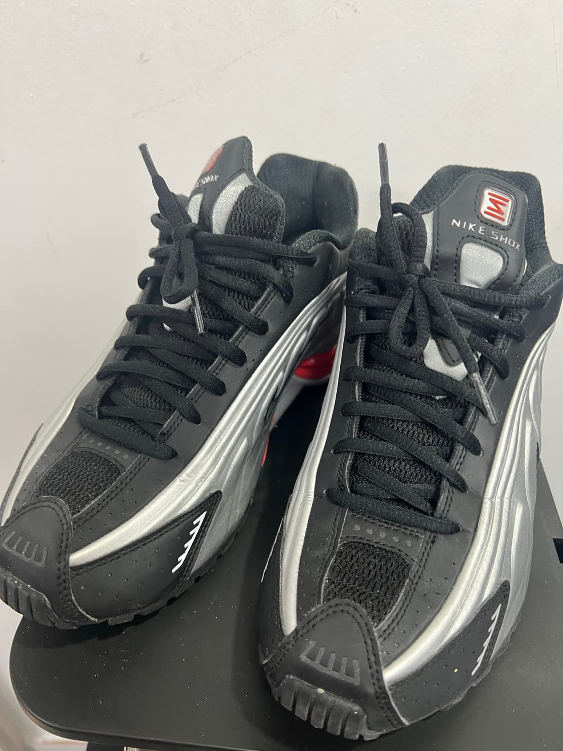 나이키 샥스 메탈릭 실버레드 상품이미지2