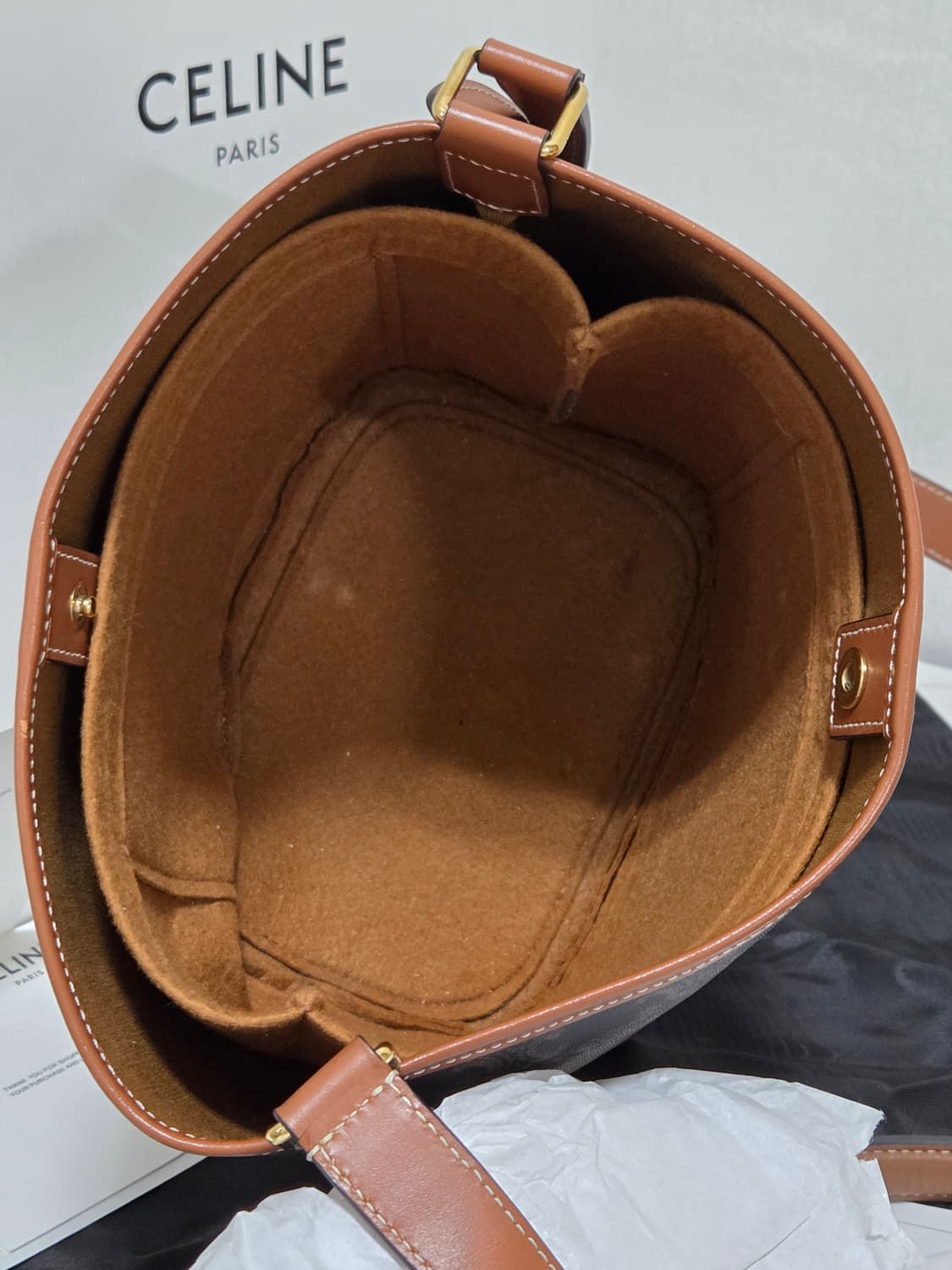 셀린느 트리오페 버킷백 Tan Small Size  상품이미지9