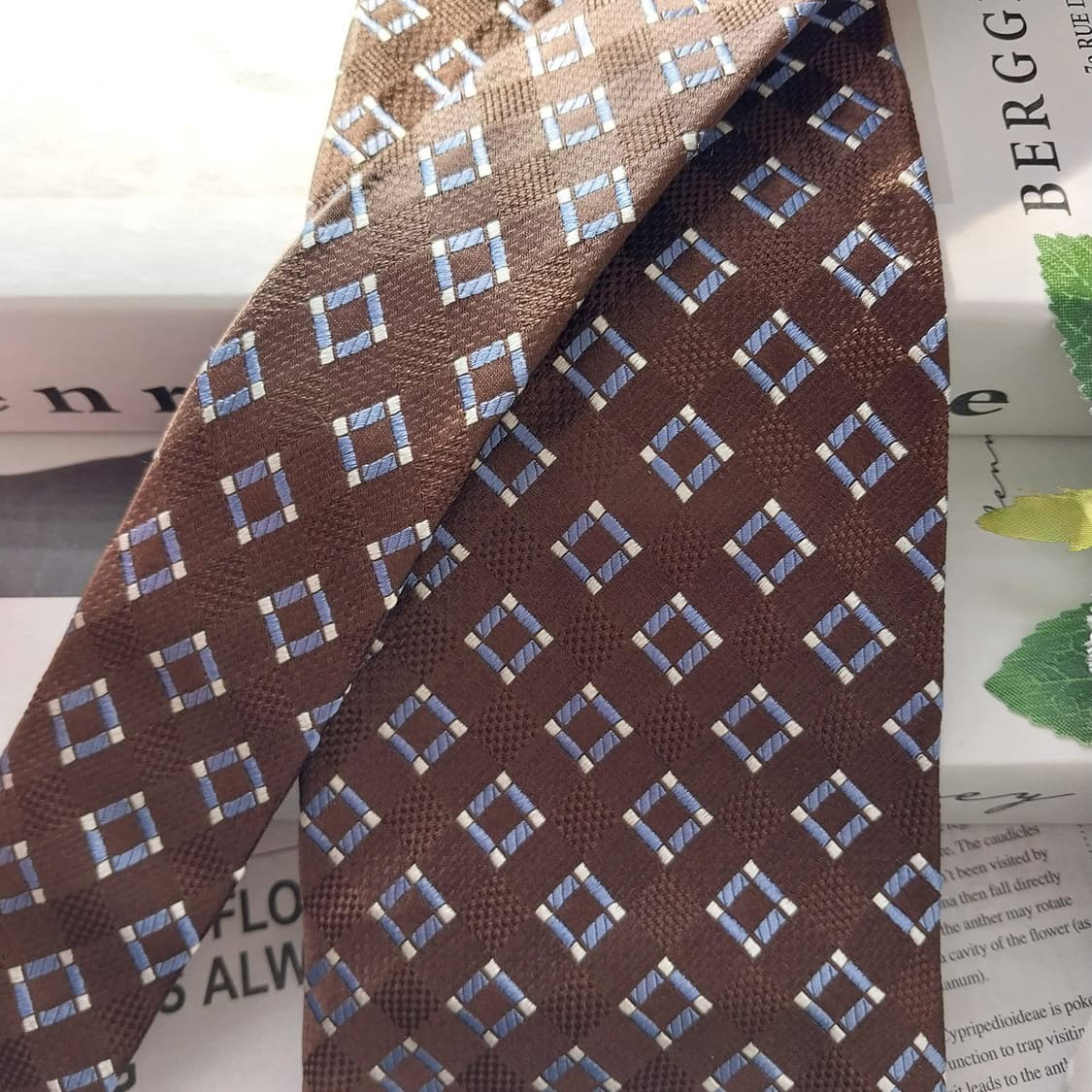 알테아 실크 브라운 체크 자카드 넥타이 9.2cm A+등급 K1489
 상품이미지3