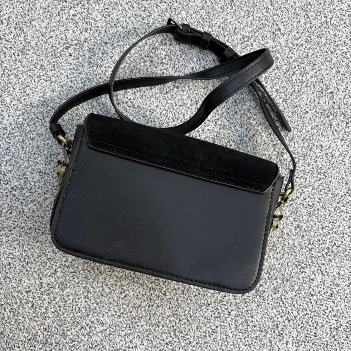 자라 원형 장식 스웨이드 숄더백 0409J 상품이미지2