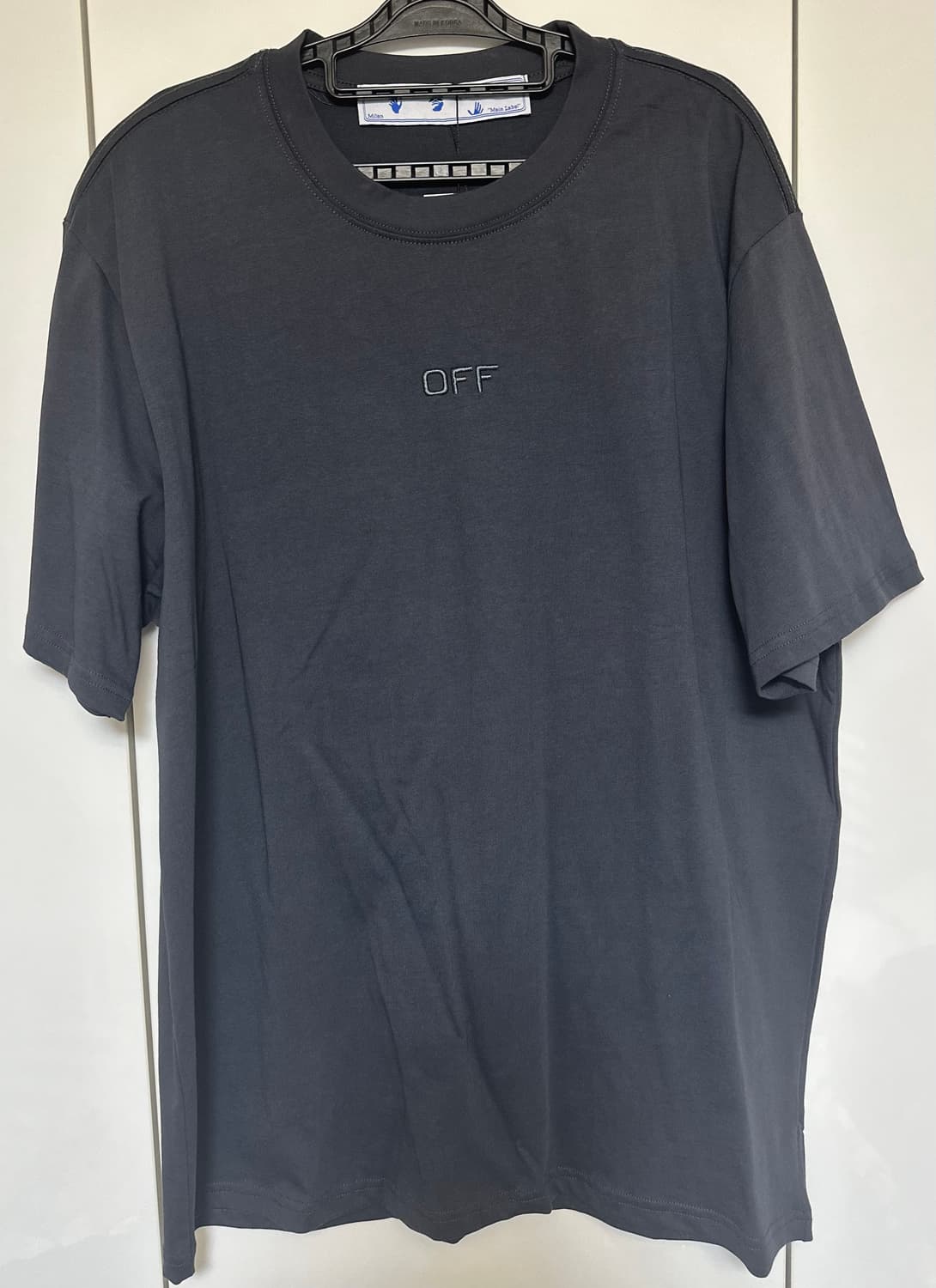 오프화이트 블랙 반팔 티셔츠 상품이미지2