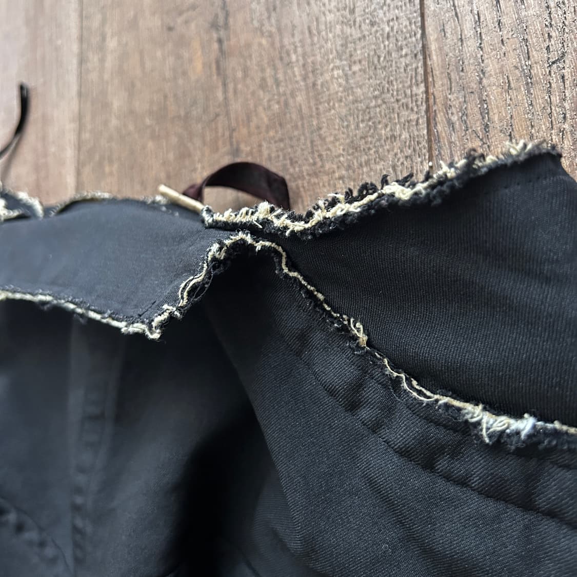 Cuttingline Distressed Volume Skirt 상품이미지5