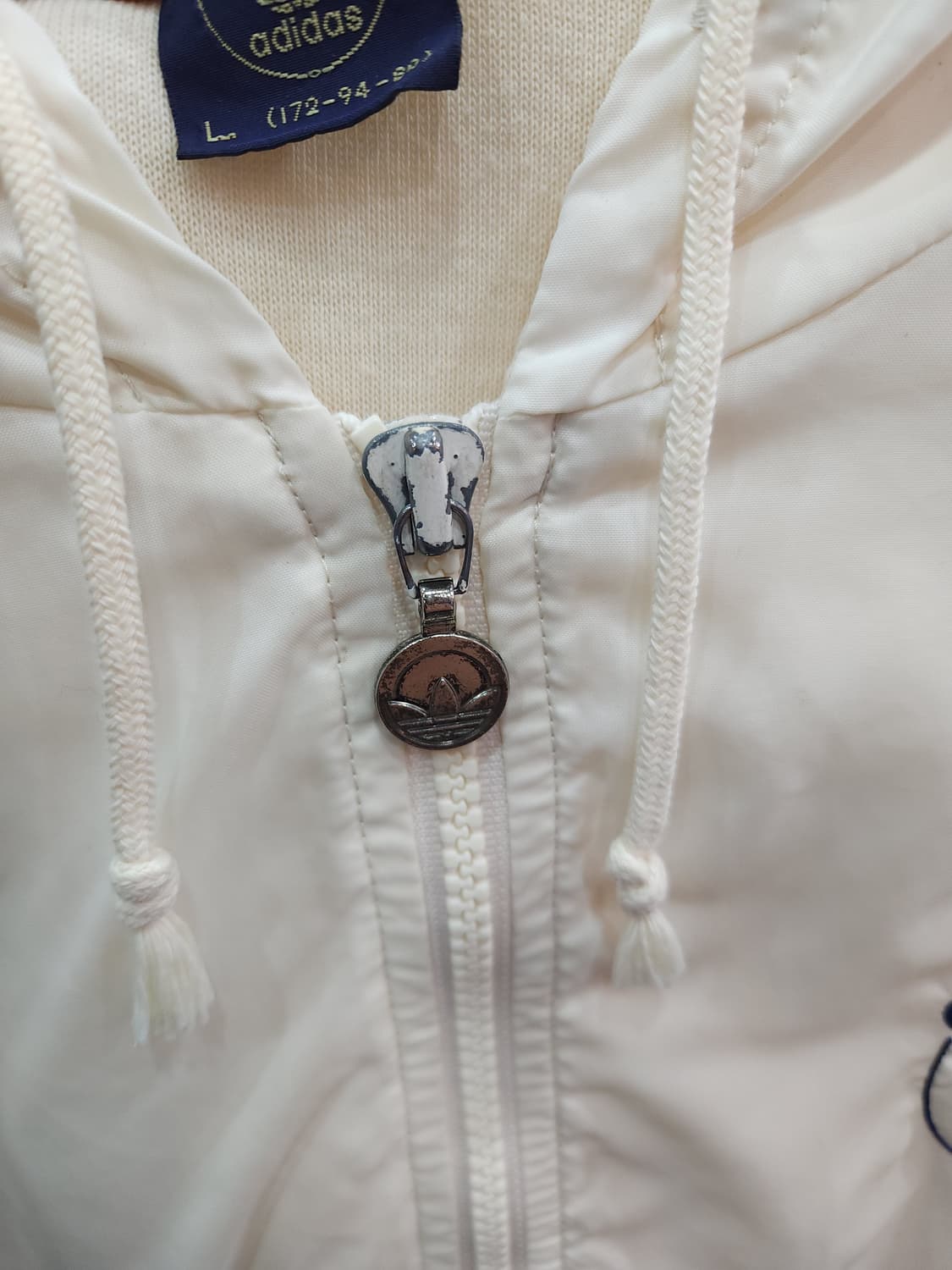 아디다스 클럽 90s 후드 바람막이 자켓

 상품이미지3